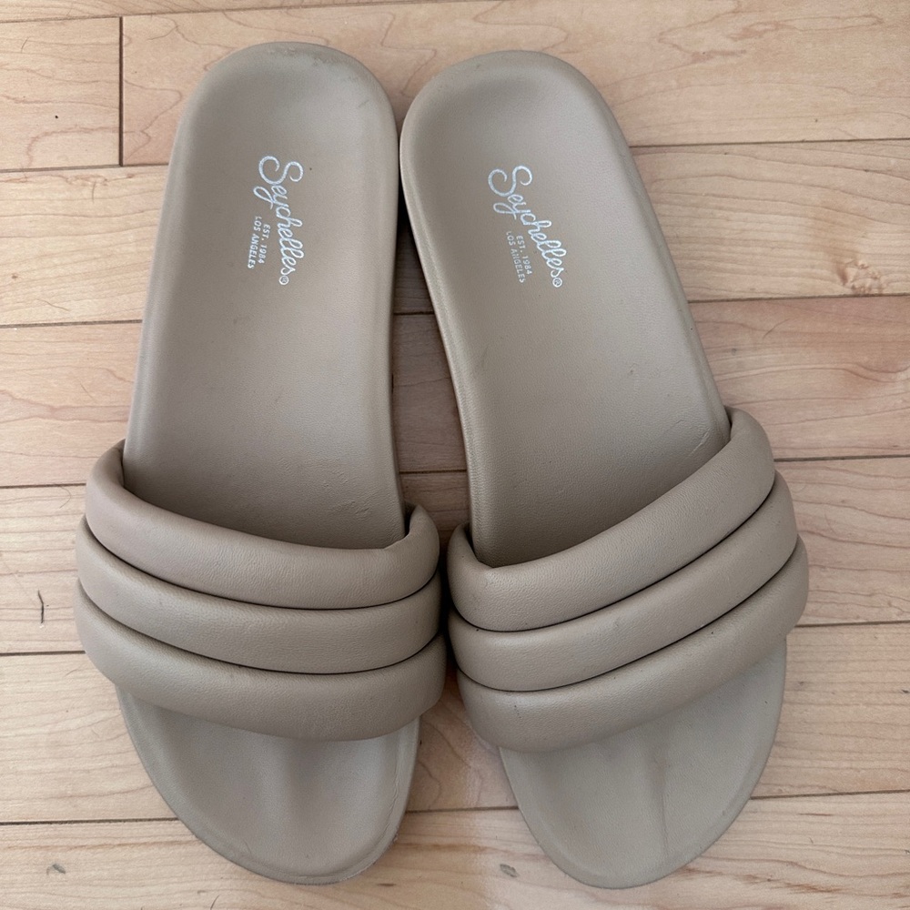 Seychelles Low Key Slide